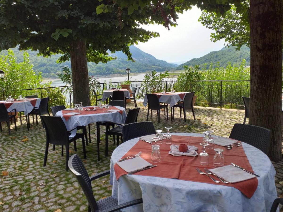 Hotel Turano Castel di Tora Exterior foto